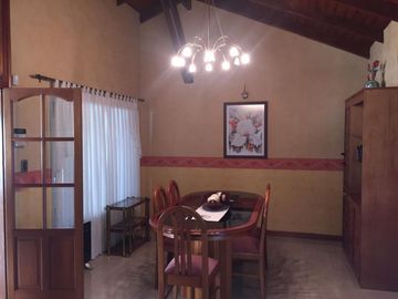 CASA EN VENTA EN BARRIO LOS OLMOS-ROLDAN-