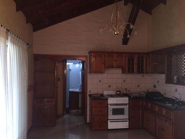 CASA EN VENTA EN BARRIO LOS OLMOS-ROLDAN-