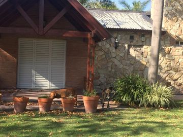 CASA EN VENTA EN BARRIO LOS OLMOS-ROLDAN-