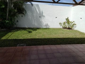 Casa en venta al norte de la ciudad de colima,  esmeralda norte.