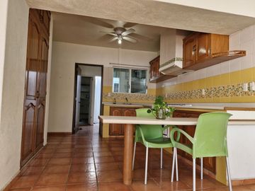 Casa en venta al norte de la ciudad de colima,  esmeralda norte.