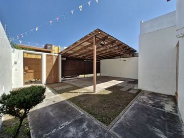 Casa en venta al norte de la ciudad de colima,  esmeralda norte.