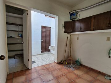 Casa en venta al norte de la ciudad de colima,  esmeralda norte.