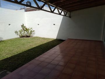Casa en venta al norte de la ciudad de colima,  esmeralda norte.