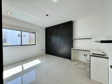 Se vende casa en Solares, Coto Sendeira, Zapopan, Jalisco.