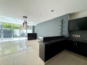 Se vende casa en Solares, Coto Sendeira, Zapopan, Jalisco.