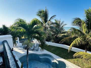 CASA EN VENTA MERIDA, LUJO Y TRANQUILIDAD FRENTE AL MAR EN SISAL