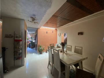 CASA MULTIFAMILIAR