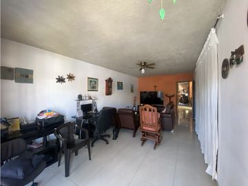 CASA MULTIFAMILIAR
