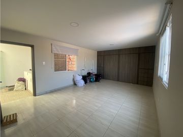 CASA MULTIFAMILIAR