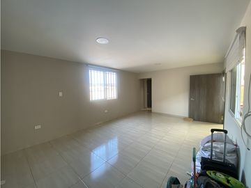 CASA MULTIFAMILIAR