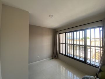 CASA MULTIFAMILIAR
