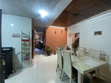 CASA MULTIFAMILIAR