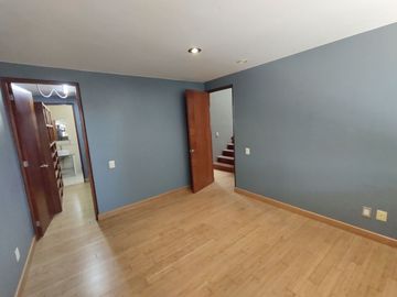 Departamento exterior en primer piso con Roof Garden.