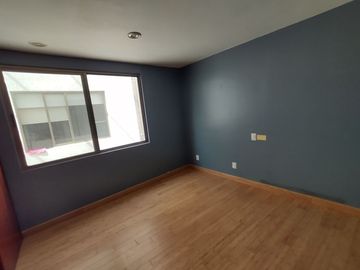 Departamento exterior en primer piso con Roof Garden.