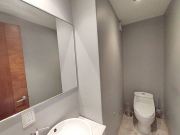 Departamento exterior en primer piso con Roof Garden.