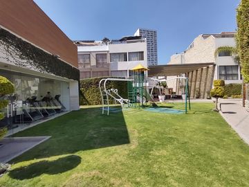 Departamento exterior en primer piso con Roof Garden.