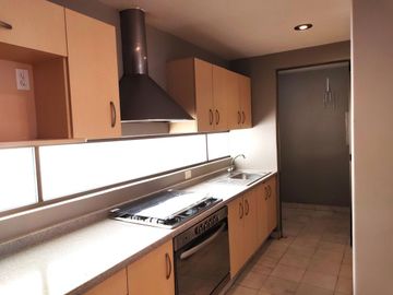 Departamento exterior en primer piso con Roof Garden.