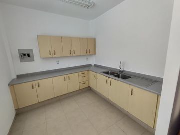 Departamento exterior en primer piso con Roof Garden.