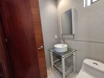Departamento exterior en primer piso con Roof Garden.