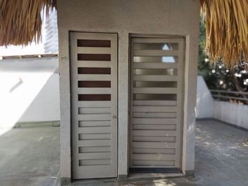 Departamento exterior en primer piso con Roof Garden.