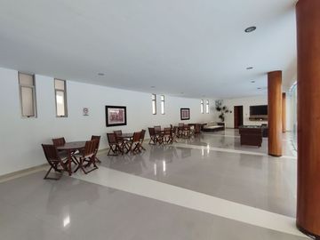 Departamento exterior en primer piso con Roof Garden.