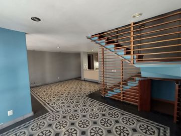 Departamento exterior en primer piso con Roof Garden.