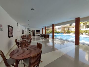 Departamento exterior en primer piso con Roof Garden.