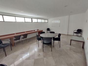 Departamento exterior en primer piso con Roof Garden.