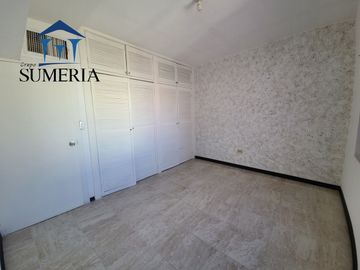 Amplia residencia en Jardines del Santuario