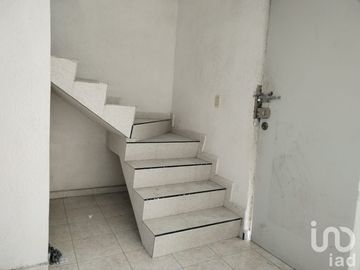 Casa en Venta en Calle Corona, Col. El Laurel