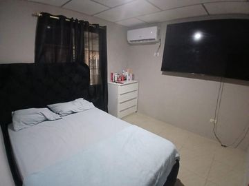 Casa en venta en Villas del Rey, La Aurora  AleB