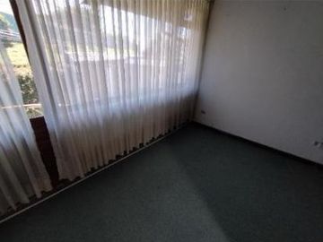 HERMOSA CASA EN VENTA DE 3 PLANTAS SECTOR QUITO TENNIS