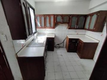 HERMOSA CASA EN VENTA DE 3 PLANTAS SECTOR QUITO TENNIS