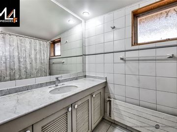 Casa en Venta en Apoquindo/Los Dominicos