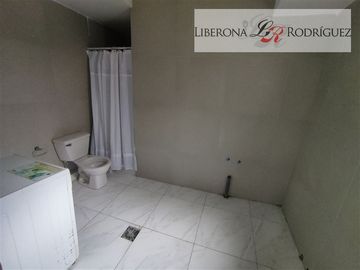 Casa en Venta en Casa de 3 pisos en Cerro Barón