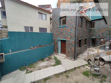 Casa en Venta en Casa de 3 pisos en Cerro Barón