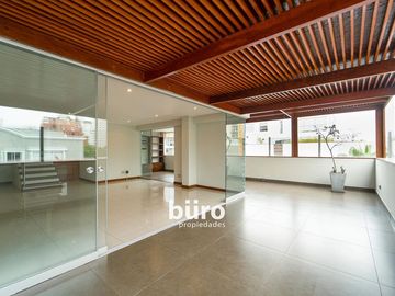 EXCLUSIVO PENTHOUSE EN VENTA DE 3 DORMITORIOS Y TERRAZA EN SAN ISIDRO