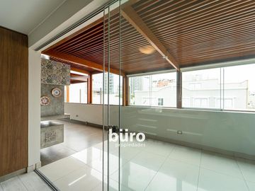 EXCLUSIVO PENTHOUSE EN VENTA DE 3 DORMITORIOS Y TERRAZA EN SAN ISIDRO