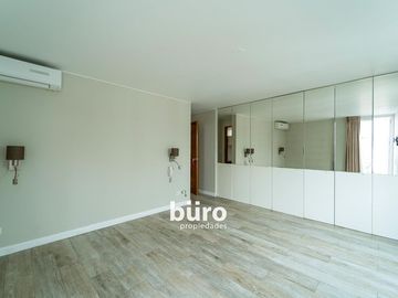 EXCLUSIVO PENTHOUSE EN VENTA DE 3 DORMITORIOS Y TERRAZA EN SAN ISIDRO