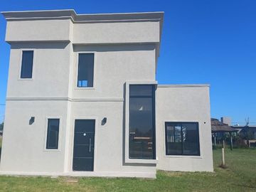 Casa en venta - 3 Dormitorios - 300Mts2 - Fincas Don Eugenio II, General Rodriguez