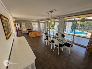 Casa 3 dormitorios, jardín, piscina - Funes Hills Cadaques | Venta