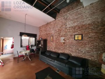 VENDO CASA EN BARRIO COFICO A REMODELAR.