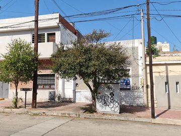 VENDO CASA EN BARRIO COFICO A REMODELAR.