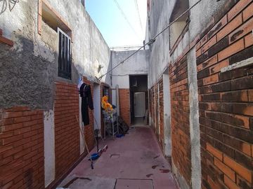 VENDO CASA EN BARRIO COFICO A REMODELAR.