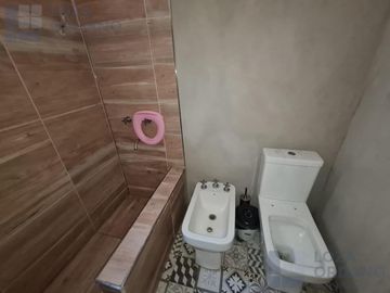 VENDO CASA EN BARRIO COFICO A REMODELAR.