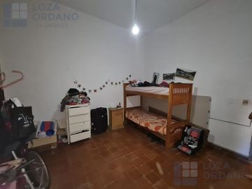 VENDO CASA EN BARRIO COFICO A REMODELAR.