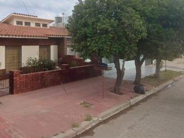 Casa en venta - 3 Dormitorios 2 Baños - 300mts2 - Cruz del Eje