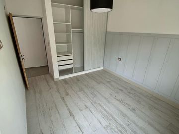 GRAN OPORTUNIDAD CASA A ESTRENAR ZONA SEMINARIO  - Parana
