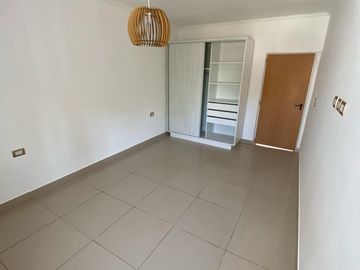 GRAN OPORTUNIDAD CASA A ESTRENAR ZONA SEMINARIO  - Parana